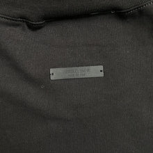 Carregar imagem no visualizador da galeria, Camiseta Essentials 1977 Black