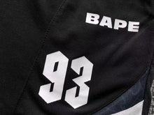 Carregar imagem no visualizador da galeria, Short Bape Multi Logo Relaxed Fit