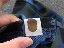 Carregar imagem no visualizador da galeria, Short Bape Shark Camo