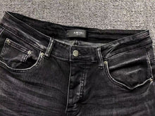 Carregar imagem no visualizador da galeria, Calça Amiri Jeans Logo Vermelho
