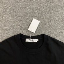 Carregar imagem no visualizador da galeria, Camiseta Comme des Garçons Play