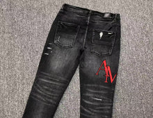 Carregar imagem no visualizador da galeria, Calça Amiri Jeans Logo Vermelho