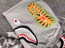 Carregar imagem no visualizador da galeria, Moletom Bape Shark Full Zip