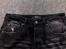 Carregar imagem no visualizador da galeria, Calça Amiri Jeans Preto/Cinza Logo Preto