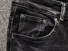 Carregar imagem no visualizador da galeria, Calça Amiri Jeans Logo Vermelho