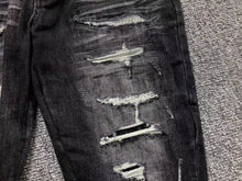 Carregar imagem no visualizador da galeria, Calça Amiri Jeans Preto/Cinza Logo Preto