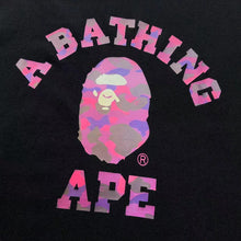 Carregar imagem no visualizador da galeria, Camiseta Bape Camo College