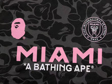 Carregar imagem no visualizador da galeria, Camiseta Bape x Inter Miami