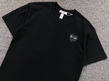 Carregar imagem no visualizador da galeria, Camiseta Comme des Garçons Play