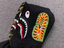 Carregar imagem no visualizador da galeria, Moletom Bape shark full zip