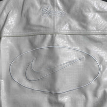 Carregar imagem no visualizador da galeria, Jaqueta de Couro Supreme x Nike