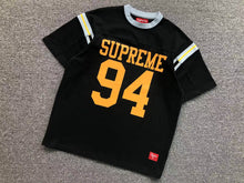Carregar imagem no visualizador da galeria, Camiseta Supreme Split S/S Football Top Black