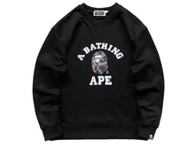 Carregar imagem no visualizador da galeria, Moletom Bape 1st Camo College