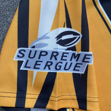 Carregar imagem no visualizador da galeria, Camiseta Supreme Sudden Death Football