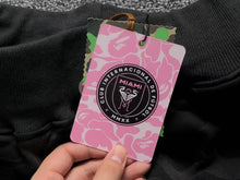 Carregar imagem no visualizador da galeria, Short Bape x Inter Miami
