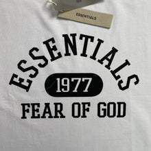 Carregar imagem no visualizador da galeria, Camiseta Essentials 1977 White
