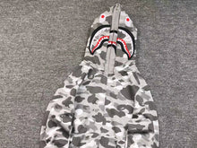Carregar imagem no visualizador da galeria, Moletom Bape Shark Full Zip
