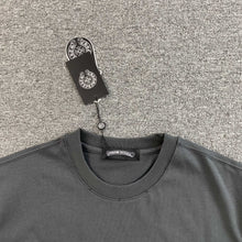 Carregar imagem no visualizador da galeria, Camiseta Chrome Hearts

