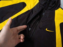 Carregar imagem no visualizador da galeria, Jaqueta Corta Vento Nike x Nocta
