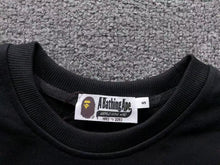 Carregar imagem no visualizador da galeria, Moletom Bape 1st Camo College
