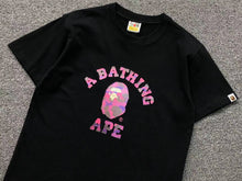 Carregar imagem no visualizador da galeria, Camiseta  Bape Camo College

