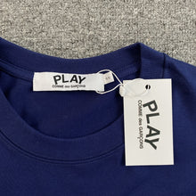 Carregar imagem no visualizador da galeria, Camiseta Comme des Garçons
