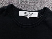 Carregar imagem no visualizador da galeria, Camiseta Comme des Garçons Play
