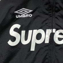 Carregar imagem no visualizador da galeria, Jaqueta Supreme X Umbro Tracksuit
