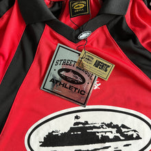 Carregar imagem no visualizador da galeria, Camiseta Corteiz Alcatraz Football  Red
