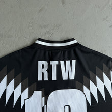 Carregar imagem no visualizador da galeria, Corteiz Club RTW Football Jersey Black
