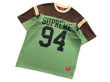 Carregar imagem no visualizador da galeria, Camiseta Supreme Split S/S Football Top Green
