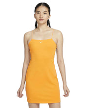 Carregar imagem no visualizador da galeria, Vestido Nike Sportswear Chill Knit
