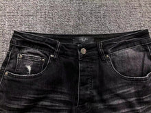 Carregar imagem no visualizador da galeria, Calça Amiri Jeans Preto/Cinza  Logo  Preto

