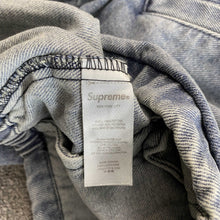 Carregar imagem no visualizador da galeria, Jaqueta Jeans Supreme

