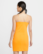 Carregar imagem no visualizador da galeria, Vestido Nike Sportswear Chill Knit
