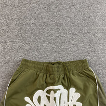 Carregar imagem no visualizador da galeria, Shorts Syna World
