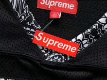 Carregar imagem no visualizador da galeria, Camiseta Supreme  Football Top Black
