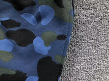 Carregar imagem no visualizador da galeria, Short Bape Shark Camo
