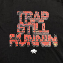 Carregar imagem no visualizador da galeria, Camiseta Syna World Trap Still Runnin

