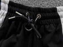 Carregar imagem no visualizador da galeria, Short  Bape  Multi Logo Relaxed Fit
