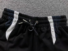 Carregar imagem no visualizador da galeria, Short  Bape  Multi Logo Relaxed Fit
